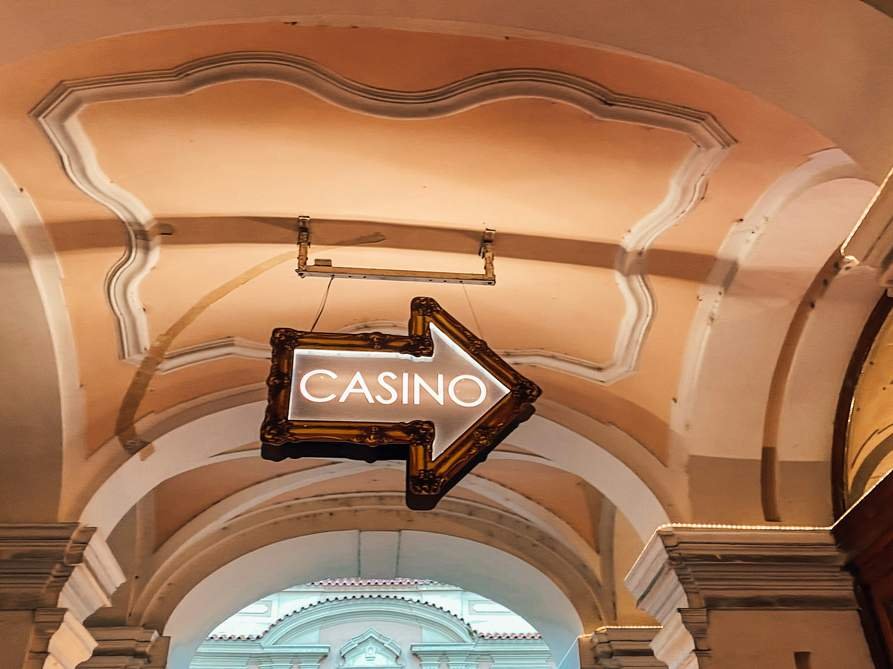 Simsinos Casino : Commencez à jouer maintenant et obtenez des bonus